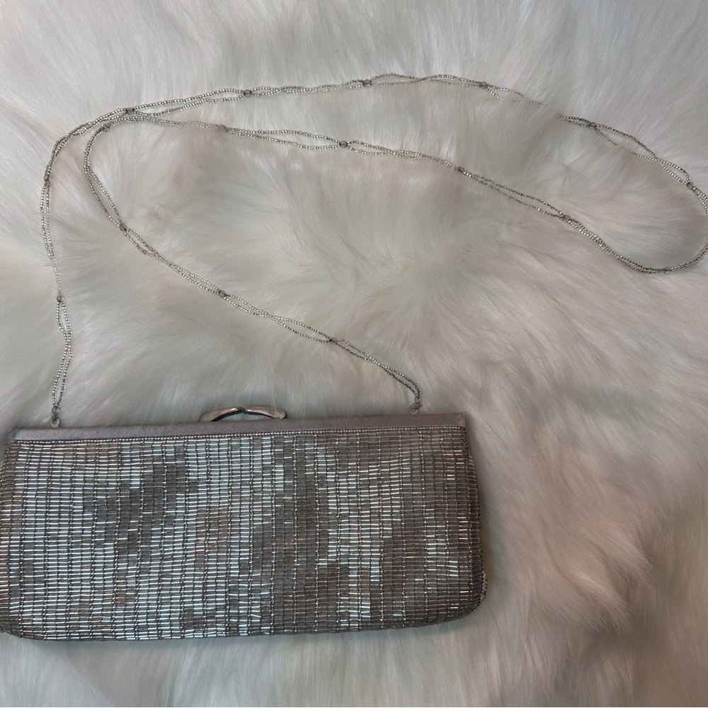 Beaded Valerie Stevens clutch - Picture 7 of 9